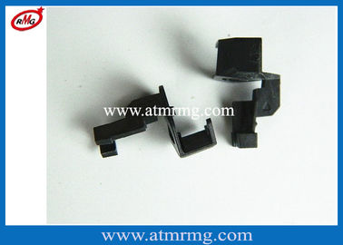 49016962000D 49-016962-000D Diebold ATM Parts Diebol Opteva Fender Stripper